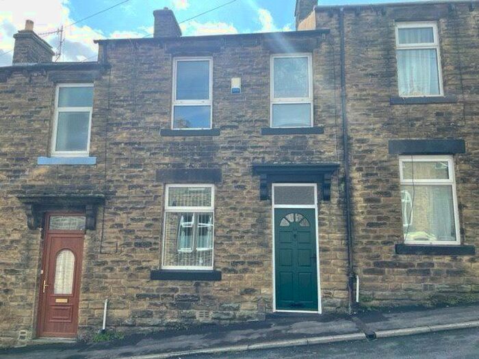 2 Bedroom Terraced House To Rent In Castle Street, Skipton, North Yorkshire, BD23