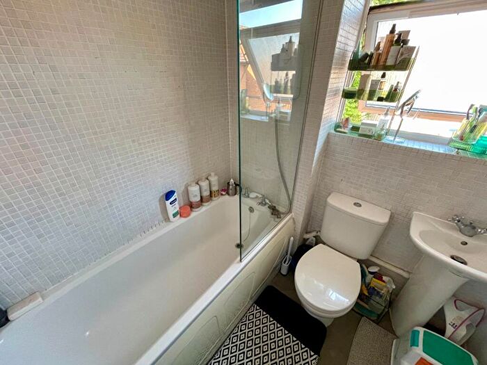 1 Bedroom Apartment To Rent In Elizabeth Court, Chapel Street, Luton, Bedfordshire, LU1