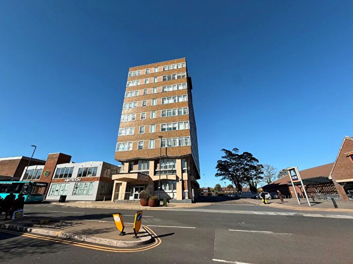 2 Bedroom Flat For Sale In Priory Heights, Church Street, LU5