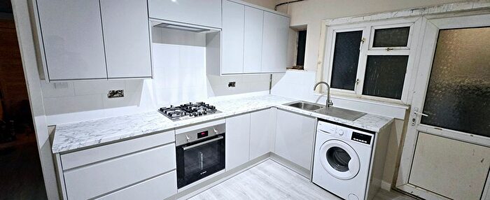 2 Bedroom Flat To Rent In Capthorne Court Alexandra Avenue, Harrow, HA2