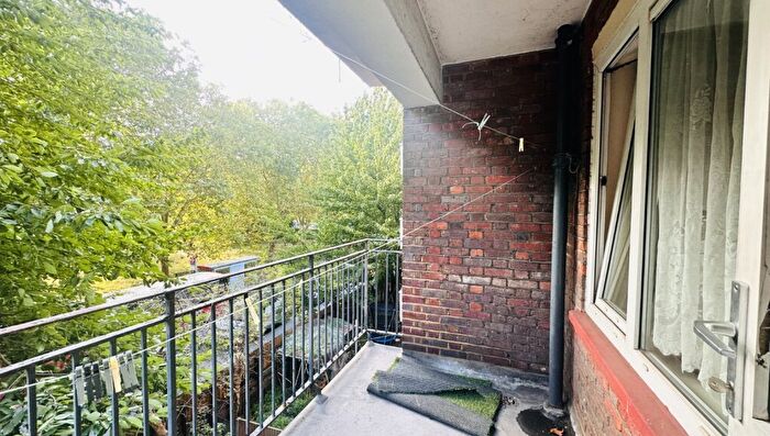 4 Bedroom Flat To Rent In Gernon Road, London, E3