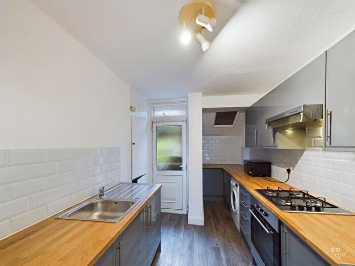 1 Bedroom Terraced House To Rent In Mafeking Road, Brighton, BN2