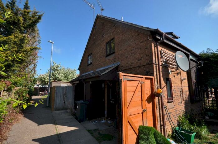 1 Bedroom Cluster House To Rent In Rubens Gate, Chelmsford, Essex, CM1