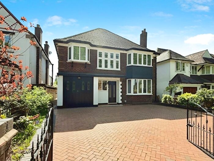 4 Bedroom House To Rent In Tamworth Road, Sutton Coldfield, B75