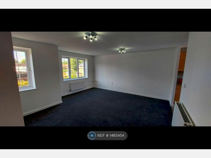 2 Bedroom Flat To Rent In Bell Tower Close, Walsall, WS3