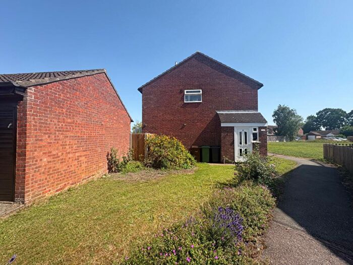 2 Bedroom Detached House To Rent In Hobart Close, Wymondham, NR18
