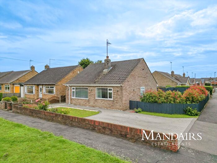 3 Bedroom Bungalow For Sale In Newborn Close, Stanground, Peterborough, PE2