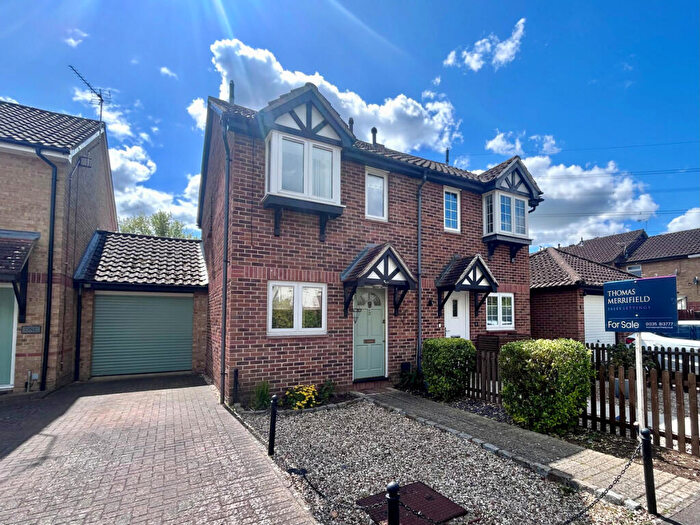 2 Bedroom Semi-Detached House For Sale In Torridge Drive, Didcot, OX11