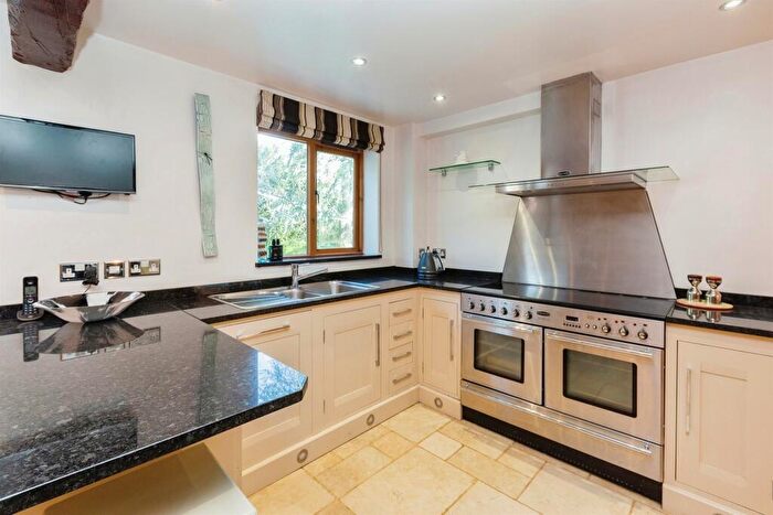 4 Bedroom Detached House For Sale In Manor Gardens, Grendon Underwood, Aylesbury, HP18