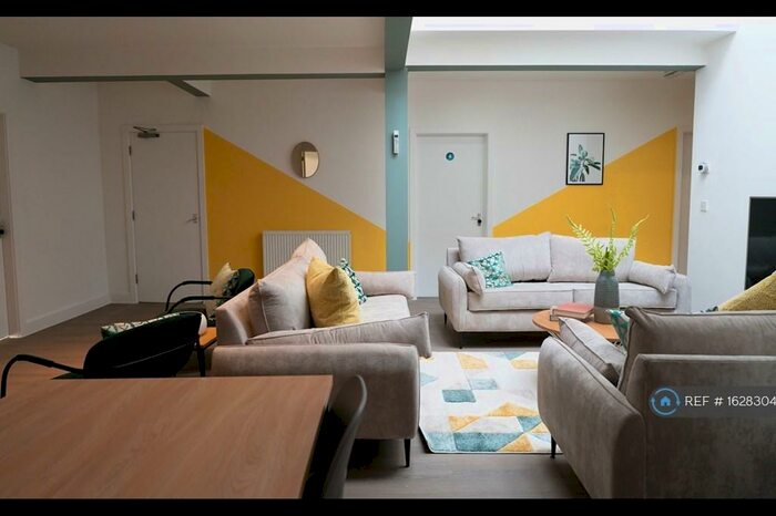 12 Bedroom Flat To Rent In Thesiger Street, Lincoln, LN5