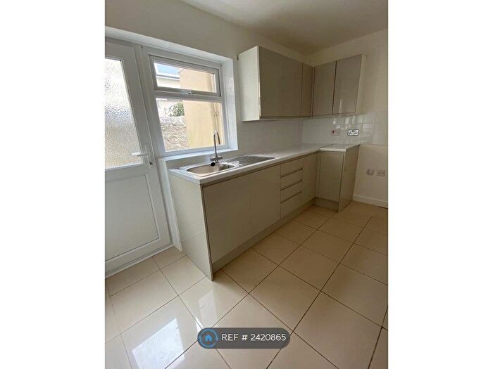 1 Bedroom Flat To Rent In Stonehouse, Plymouth, PL1
