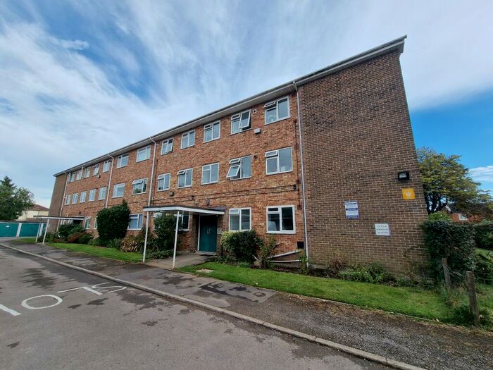 3 Bedroom Flat To Rent In Norcroft Court, Shirley, SO16