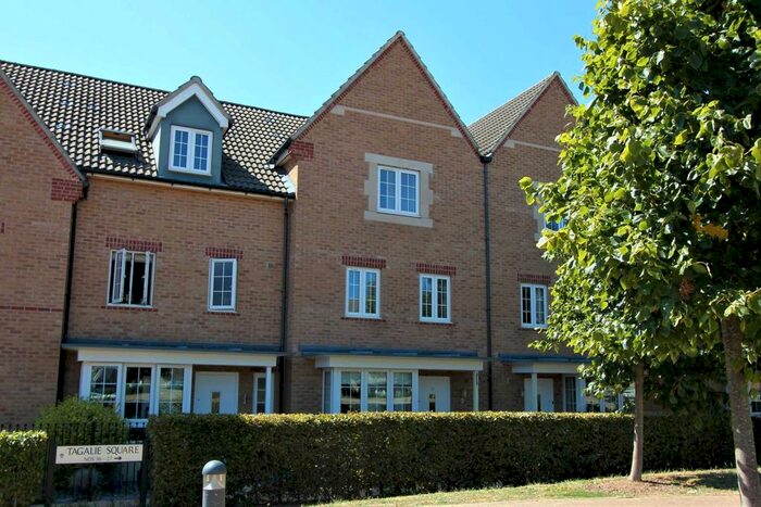 4 Bedroom Town House To Rent In Tagalie Square, Worthing, BN13