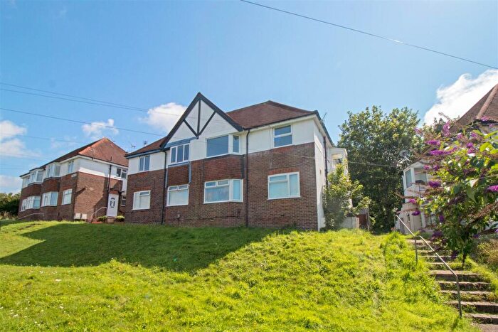 3 Bedroom Apartment To Rent In Hillside Way, Brighton, BN2