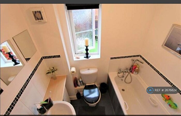 4 Bedroom End Of Terrace House To Rent In Matthau Lane, Oxley Park, MK4