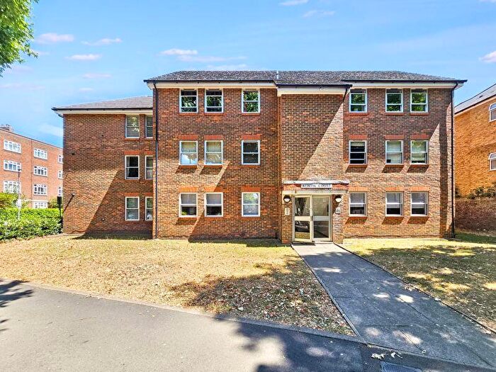 2 Bedroom Flat To Rent In Maple Road, Surbiton, KT6