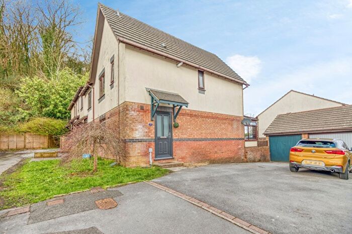 3 Bedroom Semi Detached House For Sale In Coed Y Plas, Johnstown, Carmarthen, Carmarthenshire, SA31