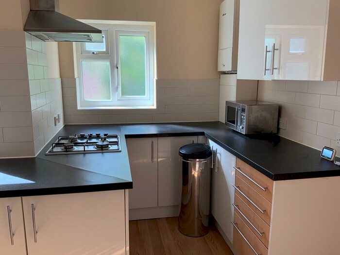 6 Bedroom Semi-Detached House To Rent In Leeshall Crescent, Fallowfield, M14