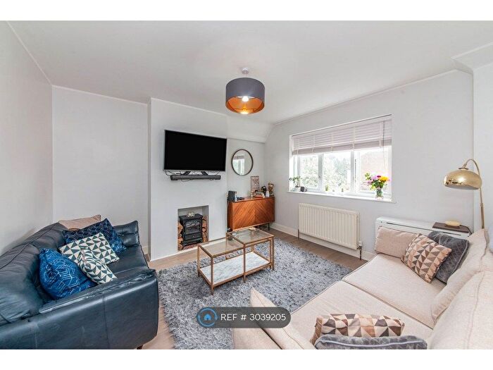 3 Bedroom Maisonette To Rent In Albert Road North, Watford, WD17