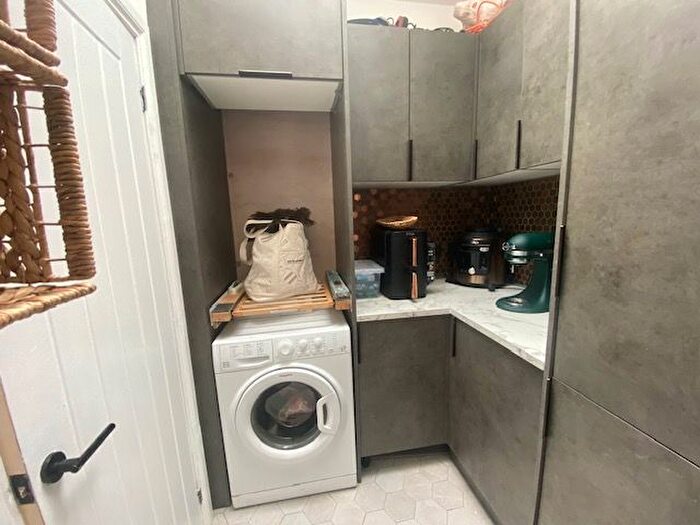 5 Bedroom Property To Rent In Albany Road, Cardiff, CF24