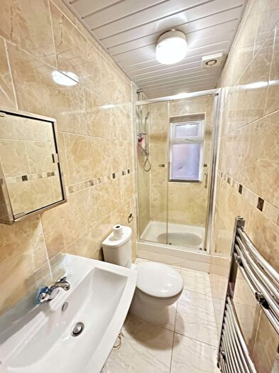 8 Bedroom Semi-Detached House To Rent In Dawlish Road, Birmingham, B29
