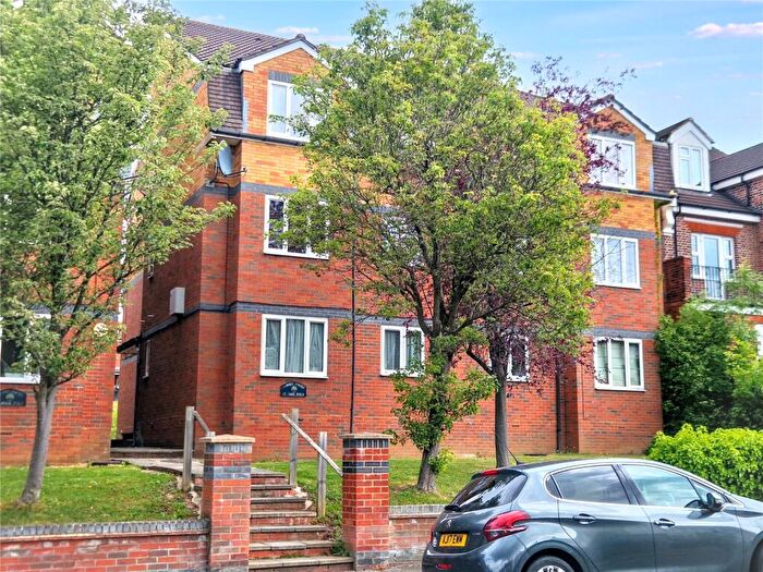 1 Bedroom Apartment For Sale In Park Road, New Barnet, Barnet, EN4