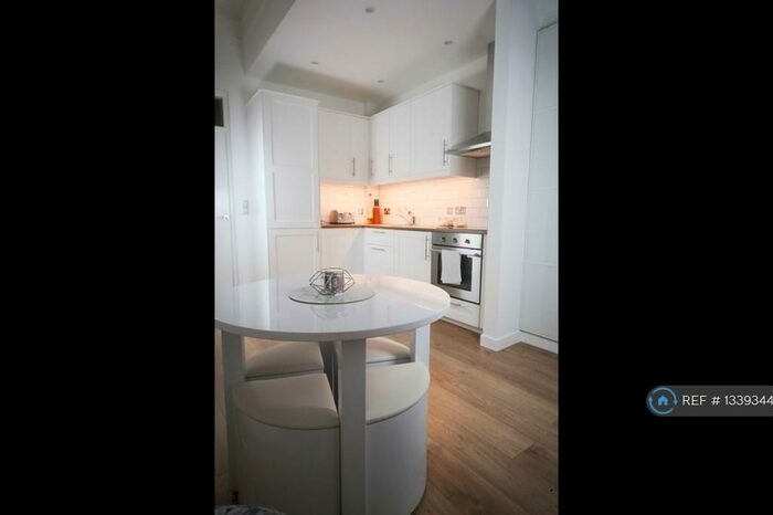 1 Bedroom Flat To Rent In Dalry Road, Edinburgh, EH11