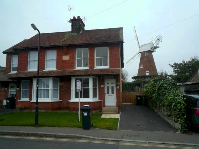 3 Bedroom Semi-Detached House To Rent In Rayleigh, Essex, SS6
