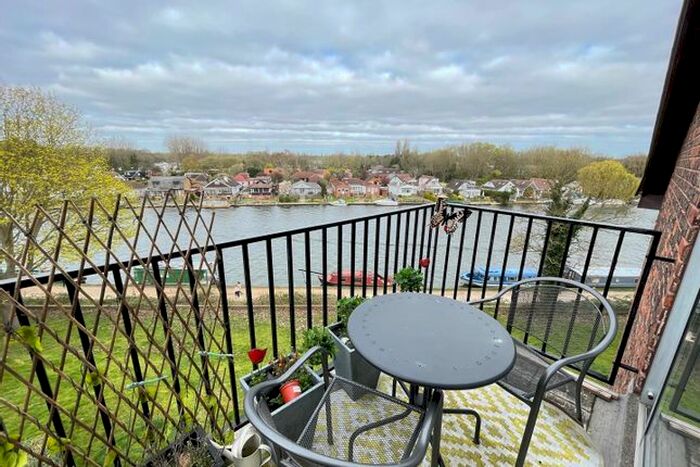 2 Bedroom Flat To Rent In Hillrise, Manor Road, Walton On Thames, KT12