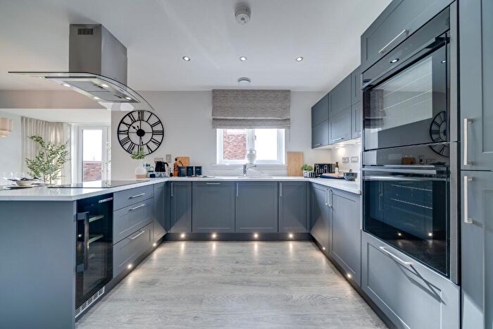 4 Bedroom Detached House For Sale In Wheatley Hall Road, Doncaster, DN2