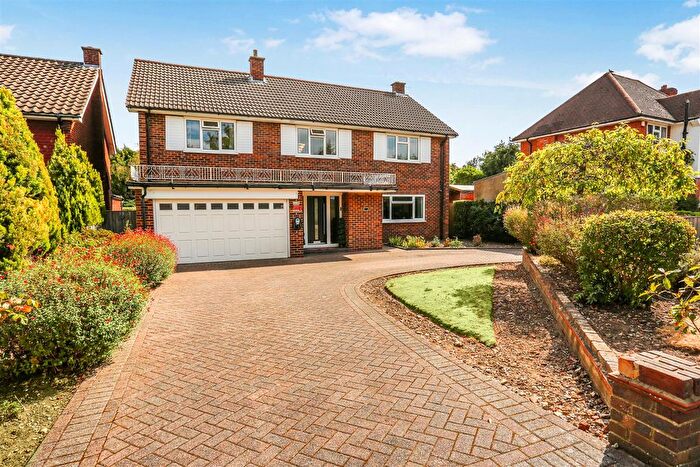 4 Bedroom Detached House For Sale In Sandy Lane, South Cheam, SM2