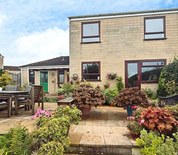 5 Bedroom Semi Detached House For Sale In Brendon Close, Oldland Common, Bristol, BS30