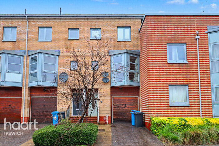 3 Bedroom Town House For Sale In Patteson Road, Ipswich, IP3
