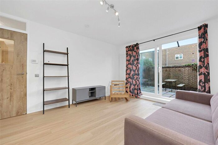 1 Bedroom Apartment To Rent In Brierly Gardens, London, E2