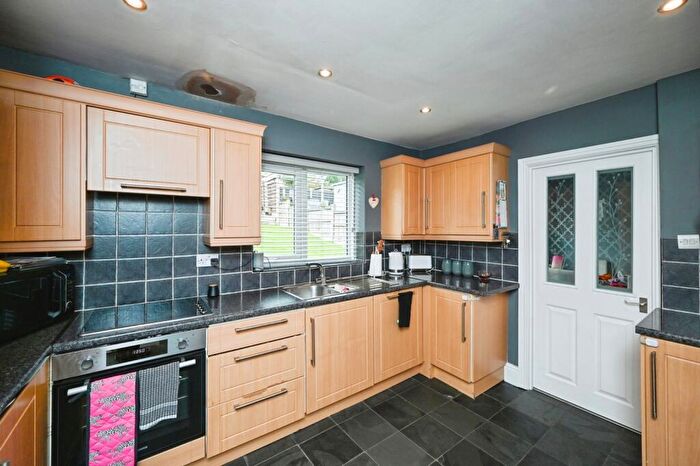 3 Bedroom End Of Terrace House For Sale In Langford Road, Mansfield, Nottinghamshire, NG19