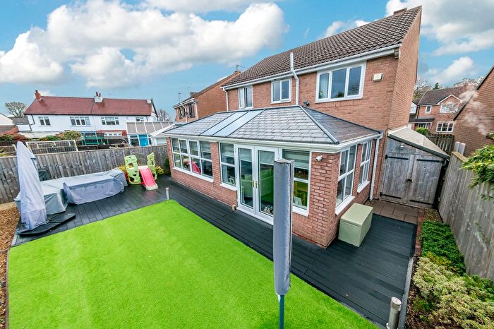 5 Bedroom Detached House For Sale In Richmond Park Avenue, Liversedge, WF15