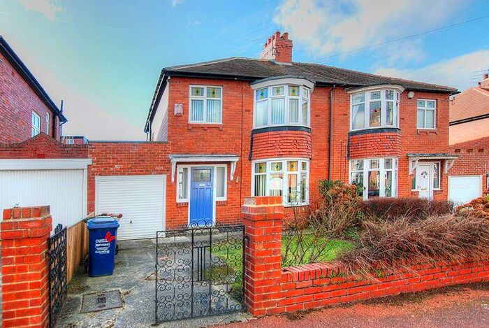 3 Bedroom Semi-Detached House To Rent In The Wynd, Newcastle Upon Tyne, NE3