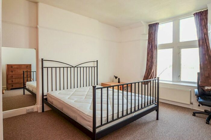 3 Bedroom Flat To Rent In Houndiscombe Road, Plymouth PL4