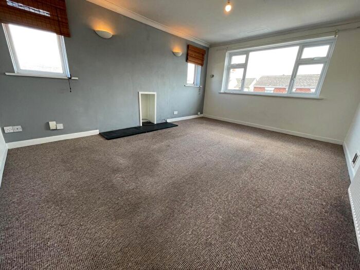 3 Bedroom Flat To Rent In Priestley Road, Bournemouth, BH10