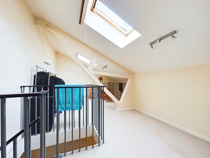 2 Bedroom Apartment For Sale In Towpath House, Canal Road, Riddlesden, Keighley, BD20