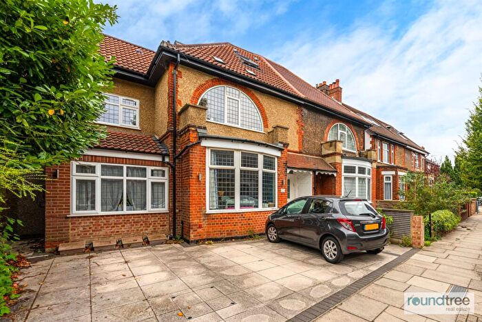 2 Bedroom Flat For Sale In Egerton Gardens, Hendon, NW4