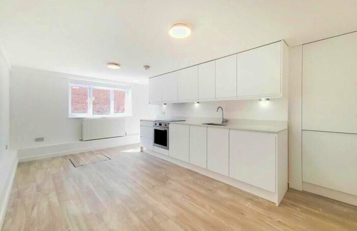 Studio To Rent In Finchley Road, Finchley Road, London, NW11