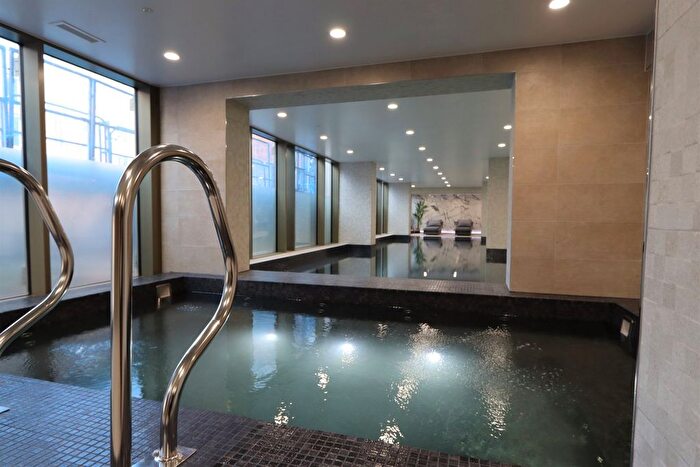 2 Bedroom Flat To Rent In Hulme Street, Salford, Greater Manchester, M5