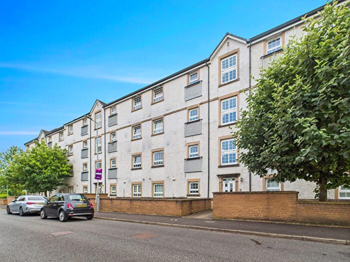 2 Bedroom Flat To Rent In Parklands Oval, Glasgow, G53
