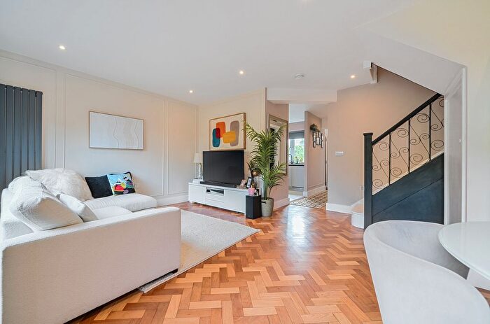 2 Bedroom Terraced House For Sale In Clifford Road, Barnet, EN5