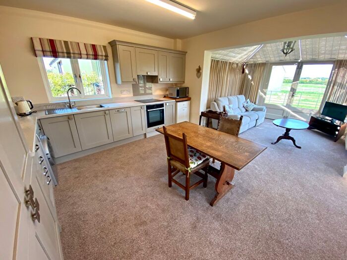 2 Bedroom Bungalow To Rent In Main Street, Newark, NG23