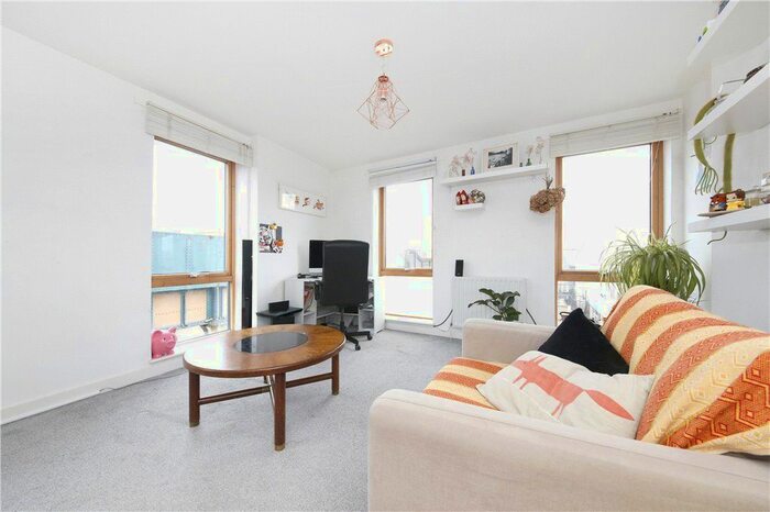 2 Bedroom Flat To Rent In Cordwainer House, Mare Street, Hackney, E8