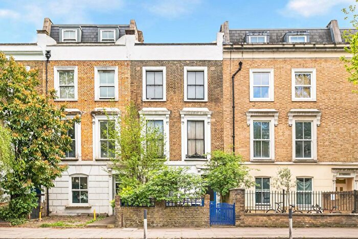 1 Bedroom Flat For Sale In Tollington Road, London, N7