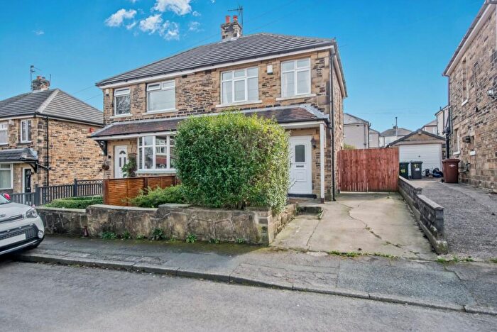 3 Bedroom Semi Detached House For Sale In Low Ash Grove, Wrose, Shipley, BD18