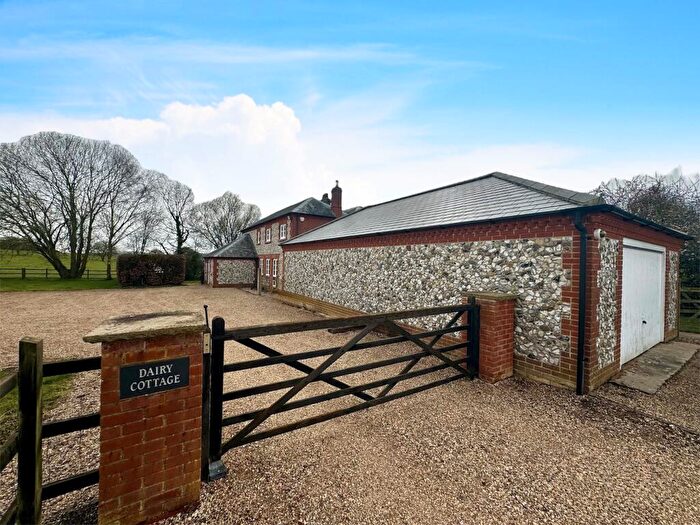 4 Bedroom Farm House To Rent In Dairy Cottage, Bodney, IP26